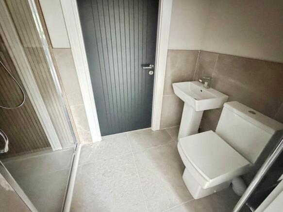 4 bed Semi-Detached for sale Image 12
