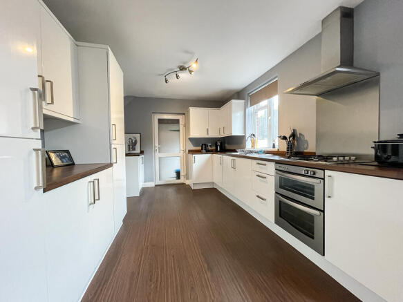 14 Marshall Close - Kitchen
