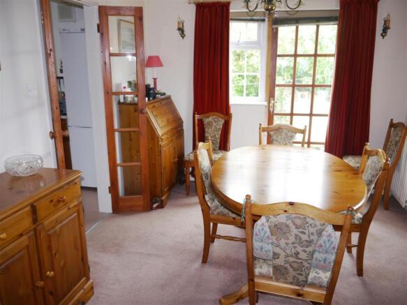 perran dining room.JPG