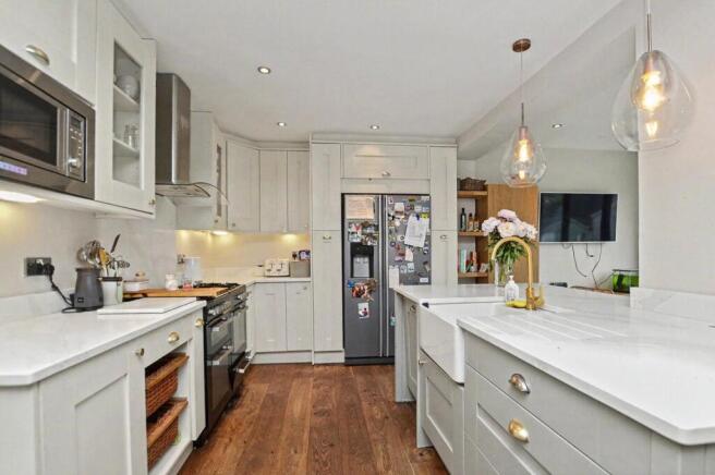 4 bed Semi-Detached for sale Image 11