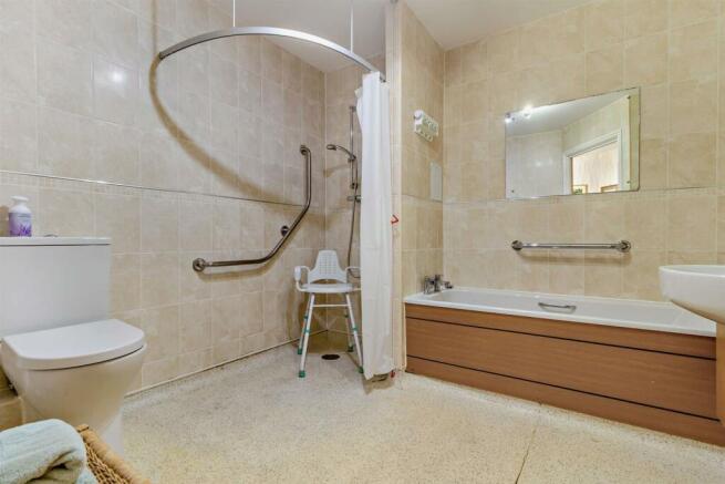 Bathroom/Shower Room