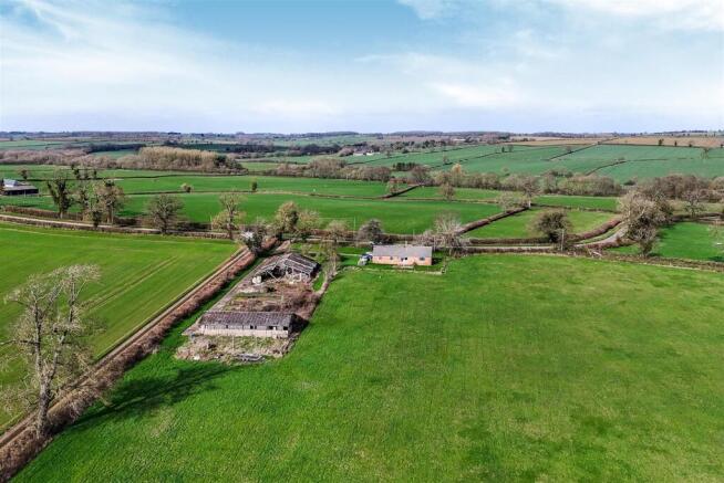 Holywell Farm, Bradden (10).jpg