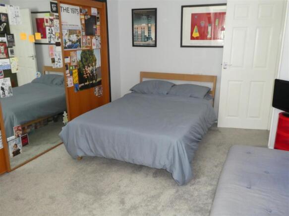 bed2pic2.JPG