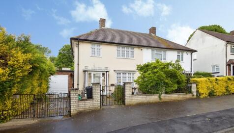 Meadgate Avenue, WOODFORD GREEN, Essex, IG8