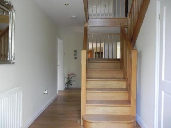https://s3-eu-west-1.amazonaws.com/propertylab/allanmorris/property-images/standard/3742_Messuage House - Reception Hall.JPG