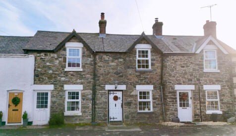 Swan Square, Llanfairtalhaiarn, LL22