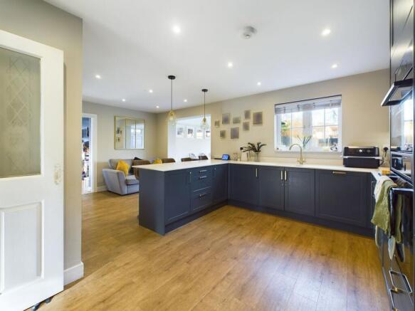 Kitchen/Breakfast Room