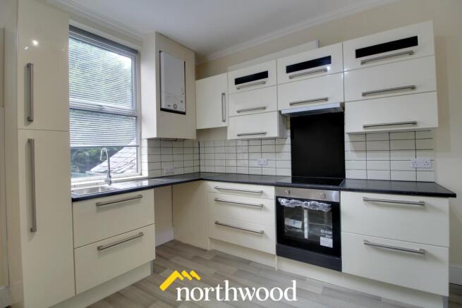 2 bed Terraced to rent Image 8