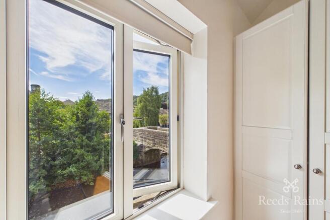 2 bed Apartment to rent Image 10