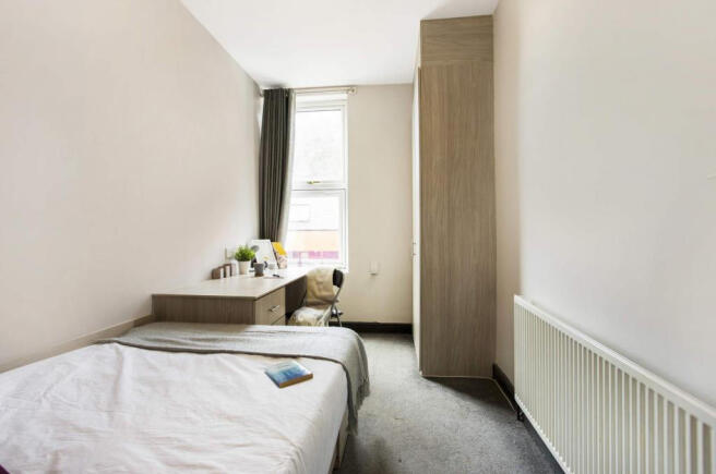4 bed Flat to rent Image 6
