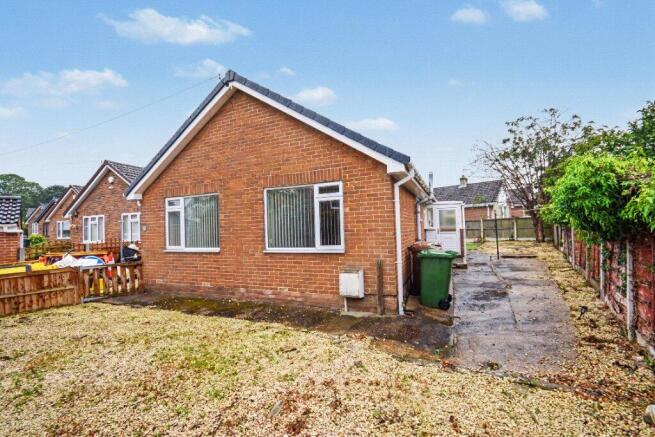 2 bed Detached Bungalow for sale Image 10