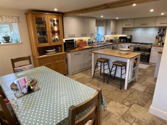 kitchen diner.JPG