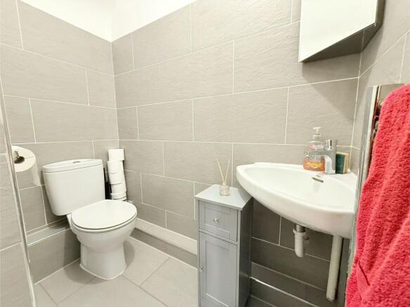 4 bed Town House for sale Image 5