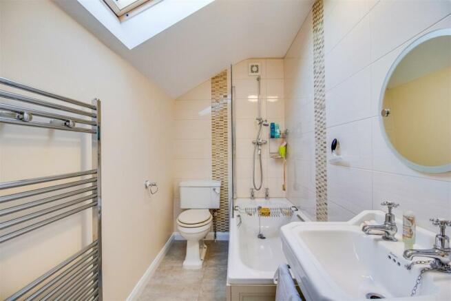 BATHROOM/W.C.
