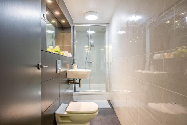 5 bed Flat to rent Image 8