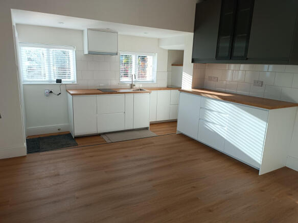 Kitchen (1)
