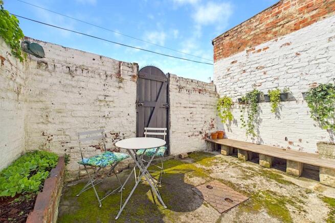 2 bed Terraced for sale Image 4