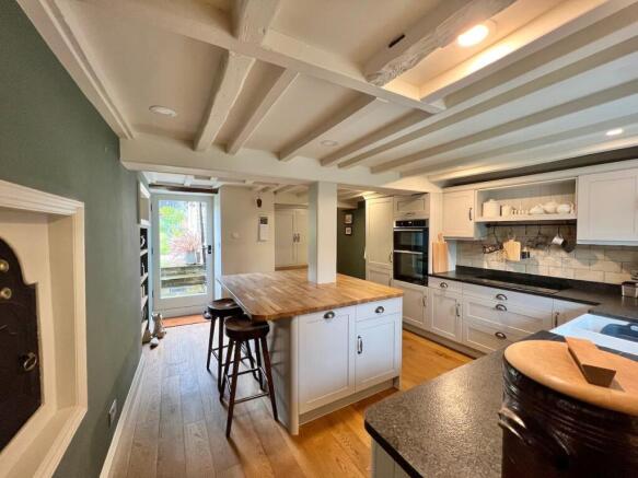 5 bed Terraced for sale Image 12