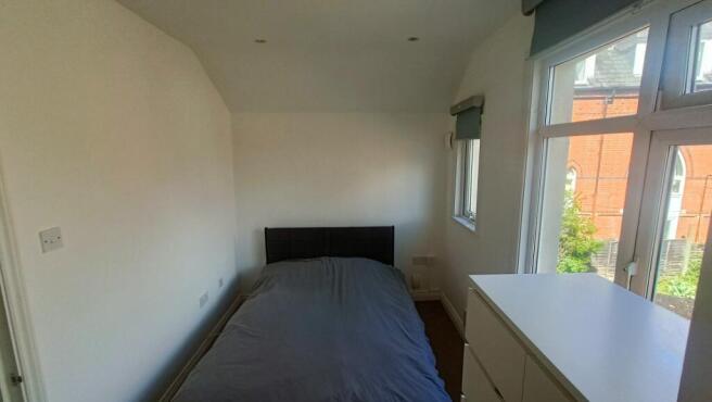 40 Guildford Street, Chertsey, Surrey, KT16 photo 5