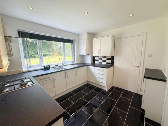 3 bed Detached for sale Image 6