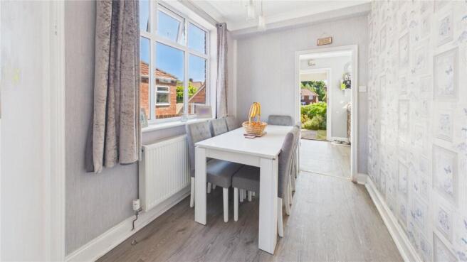 3 bed Semi-Detached for sale Image 4