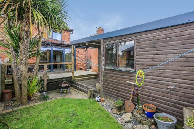 3 bed Semi-Detached for sale Image 11