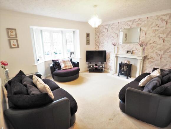 Bay Fronted Lounge 127