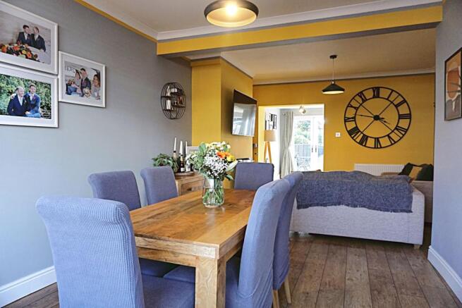 Lounge/Dining Room
