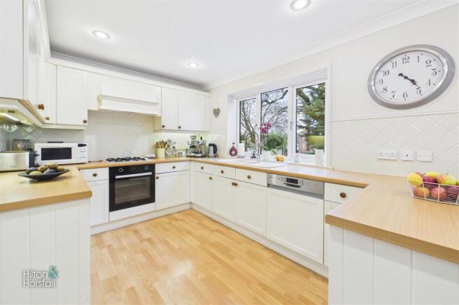3 bed Detached for sale Image 6