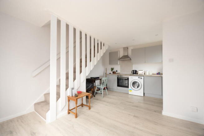 Quarry Close, Devizes, Wiltshire, SN10 3BD photo 2
