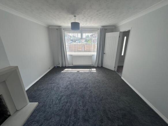 3 bed Semi-Detached to rent Image 5