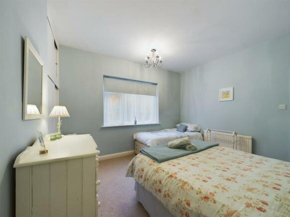 2 bed Flat for sale Image 5