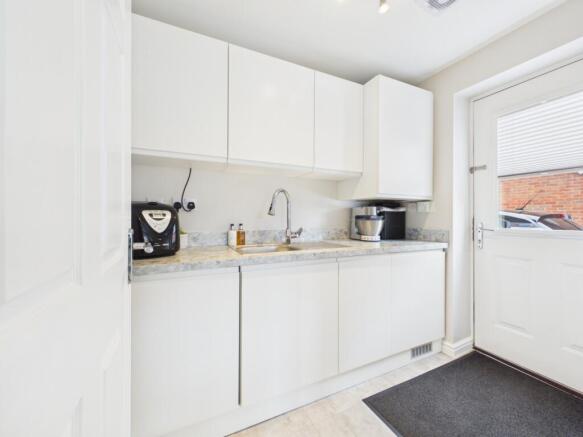 4 bed Detached for sale Image 6