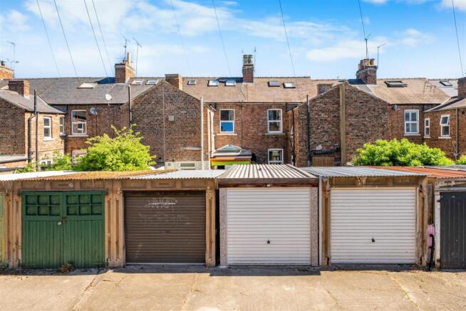 GARAGE