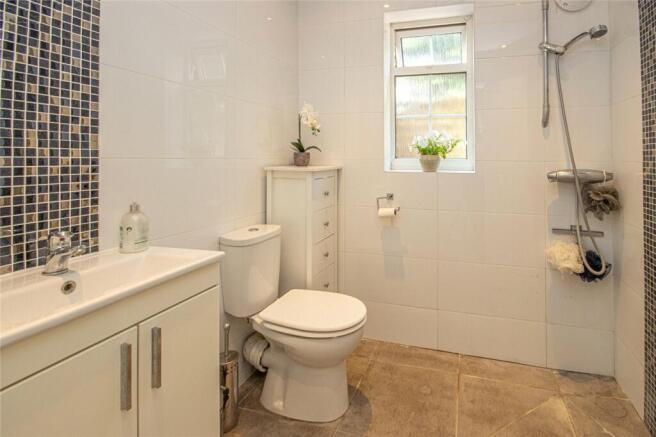 D/S Shower Room