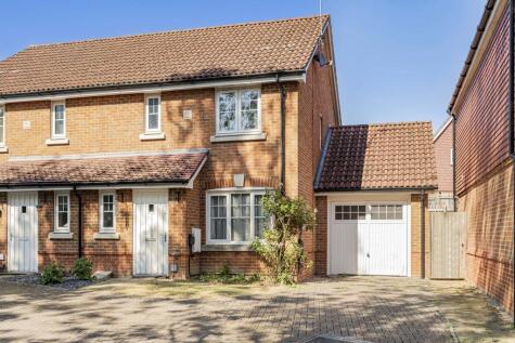 Garstons Way, Holybourne, Alton, Hampshire, GU34