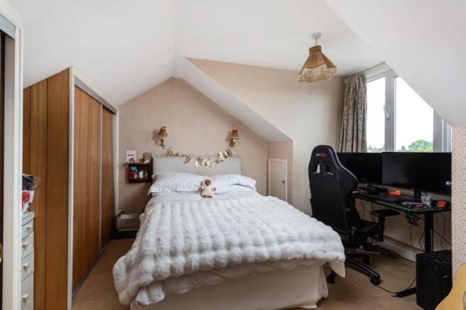 4 bed Detached Bungalow for sale Image 7