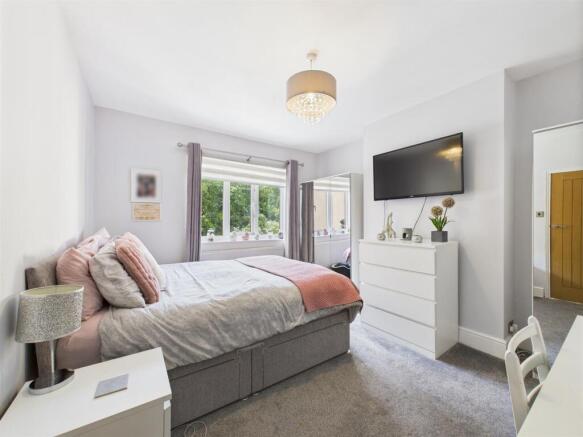 4 bed Semi-Detached for sale Image 7