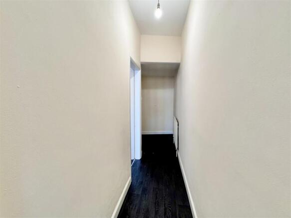 2 bed Terraced to rent Image 7
