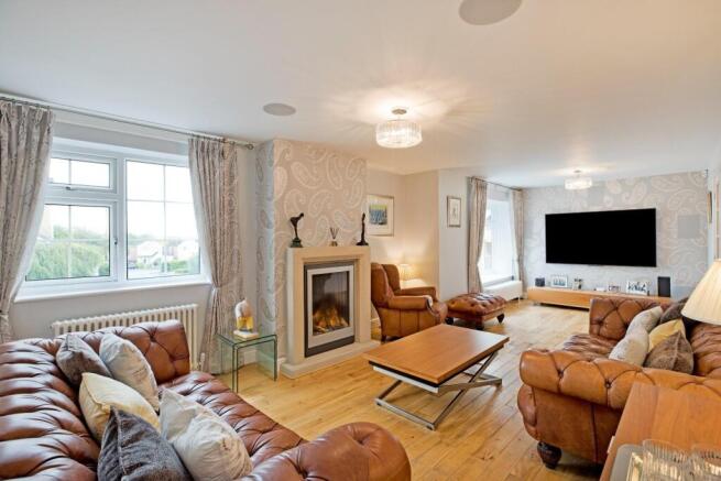 4 bed Detached for sale Image 4