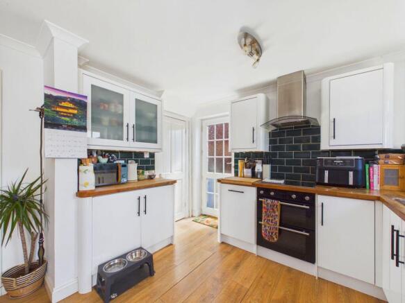 3 bed Semi-Detached for sale Image 4