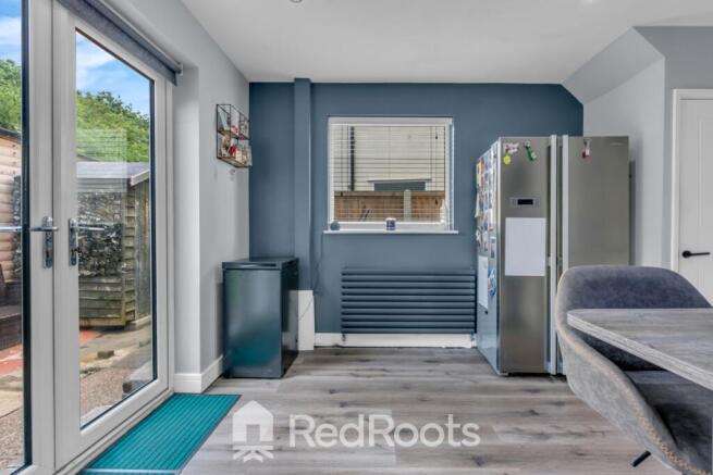 3 bed Semi-Detached for sale Image 6