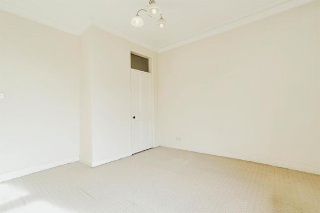 3 bed Terraced for sale Image 8