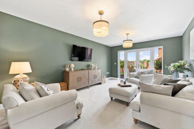 5 bed Detached for sale Image 4