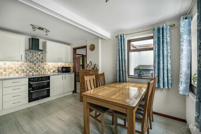 Kitchen/dining area