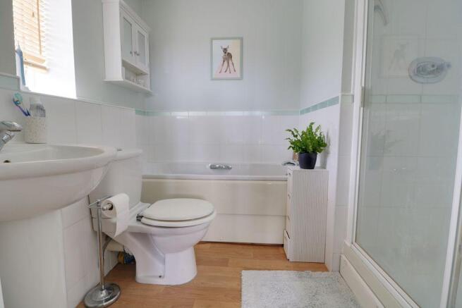 Ensuite to Bed 1
