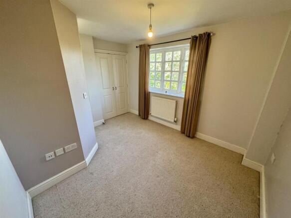 Bedroom 2 (1/2)