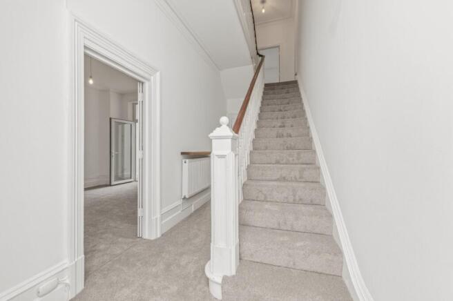 6 bed Terraced to rent Image 8