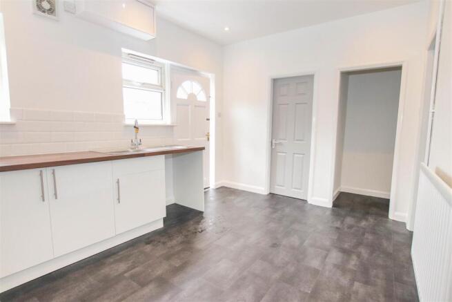 FITTED KITCHEN / DINING ROOM