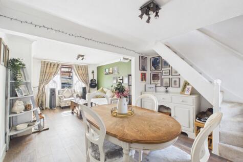 Thomas Street, Heath and Reach, LU7